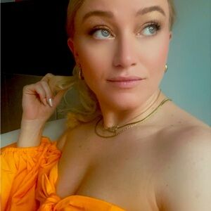 Meet your Posher, Alexandra